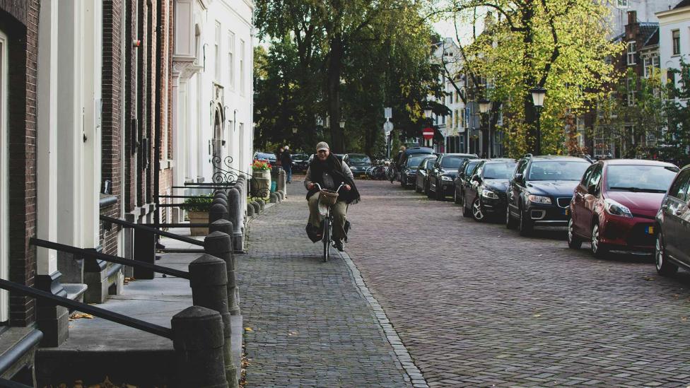 Man parkeert ergens in Utrecht, vergeet waar precies en is auto elf dagen kwijt