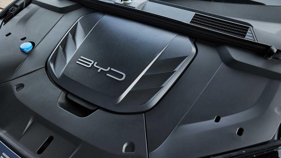 Chinees EV-merk BYD bouwt hybride auto’s die 2.100 kilometer ver komen