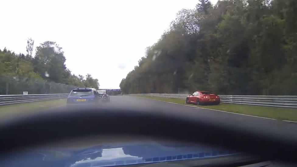 Oeps: Nissan GT-R crasht al na twee seconden op de Nürburgring