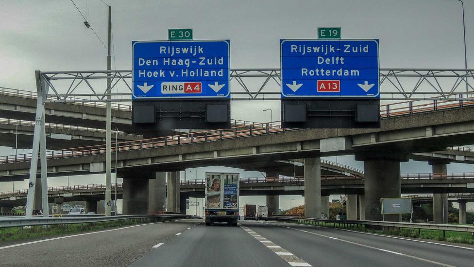 Bijna 100 bruggen en viaducten in Nederland hebben een constructiefout, en die is lichtelijk gênant