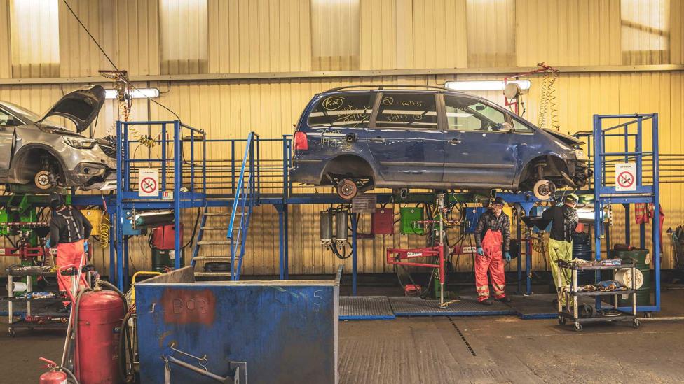 Zo oud wordt een auto in Nederland gemiddeld voordat ie naar de sloop gaat (en dat is ouder dan je denkt)