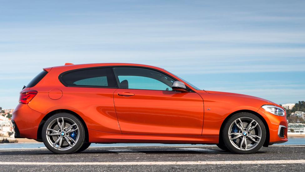 De BMW 1-serie krijgt weer achterwielaandrijving, net als nieuwe Mini’s