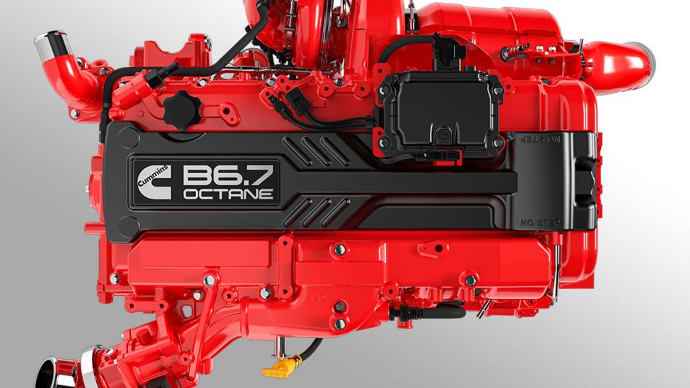 Legendarische motorbouwer komt met bijzondere benzinemotor die zich gedraagt als een dikke diesel