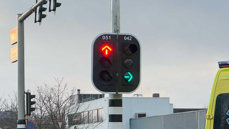 Waarom je nu ook bruine verkeerslichten kunt tegenkomen in Nederland