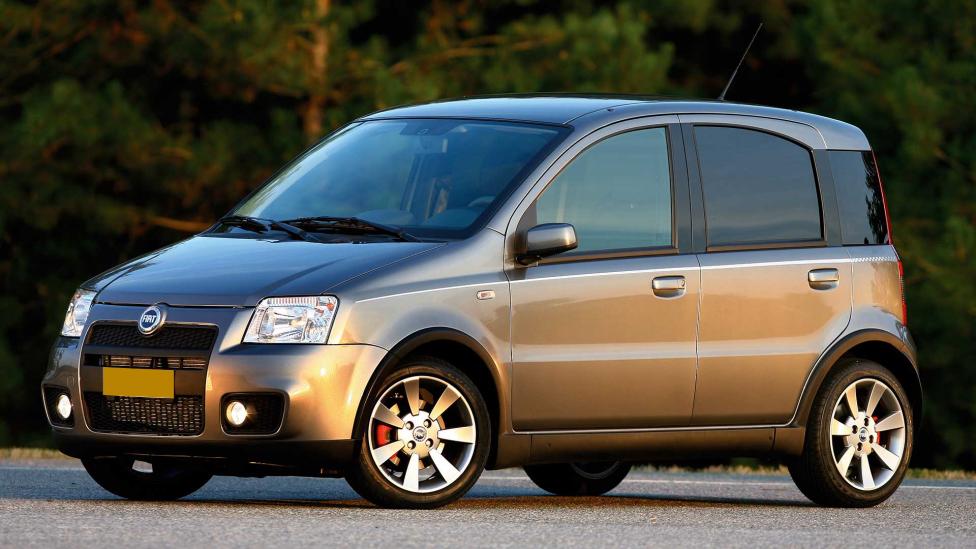 BMW? Audi? Eigenlijk is er niets luxer dan een goedkope Fiat Panda