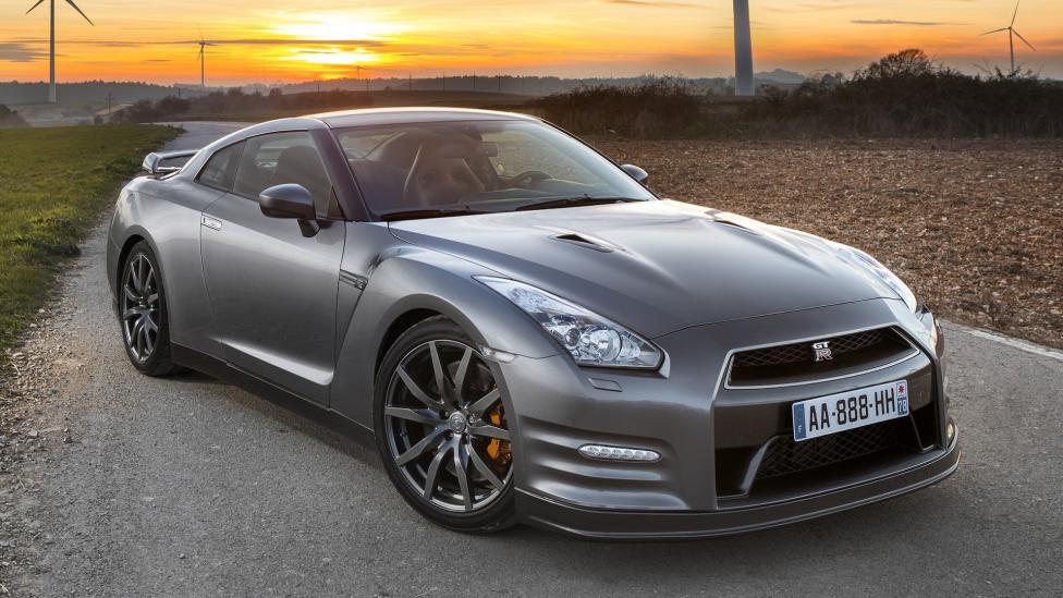 Het heeft even geduurd, maar je kan nu voor 40.000 euro een handbak in een Nissan GT-R krijgen