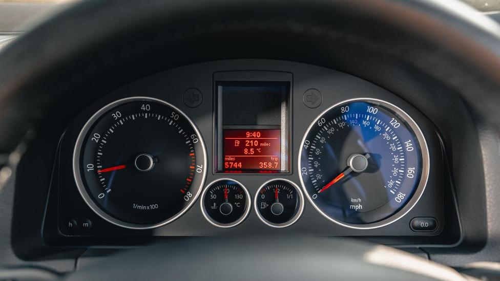 Hoeveel kilometers mag een tweedehandsauto hebben en wanneer wordt het een risico?
