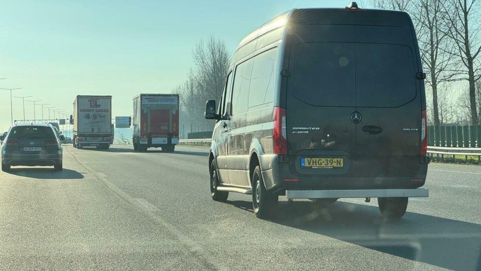 Dit gaat er volgende maand veranderen aan jouw rijbewijs (ook als je ‘m al lang hebt)