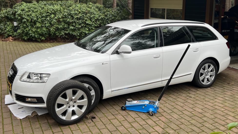 In de zomer doorrijden op winterbanden is gevaarlijk, maar niet vanwege de reden die jij denkt