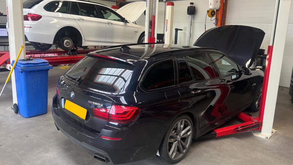Dit zijn de duurste (populaire) auto’s als het gaat om reparatiekosten