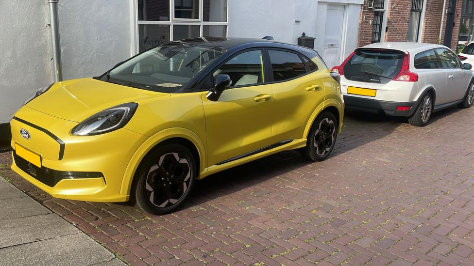 Doorrijden met je oude benzineauto is slechter voor het milieu dan een nieuwe EV kopen, dit is waarom