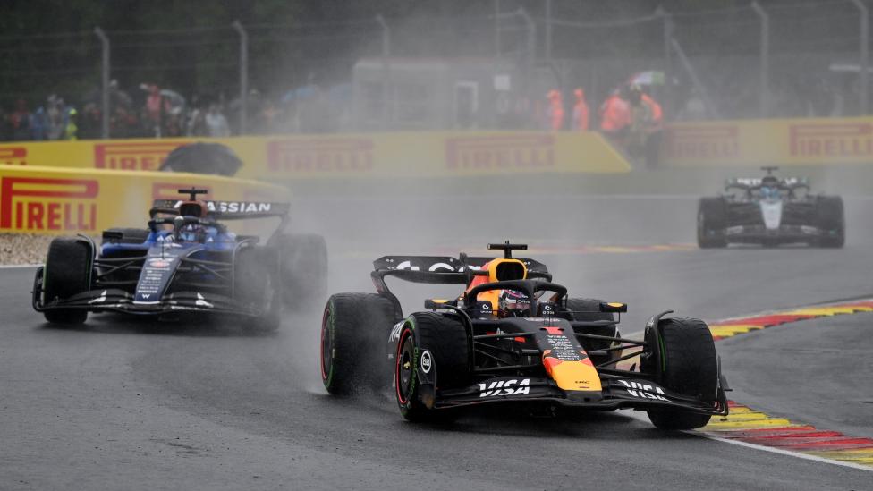 Hoe komt het dat Verstappen niet voorbij kon aan Leclerc? En moet ik wel naar de GP van België gaan volgend jaar?