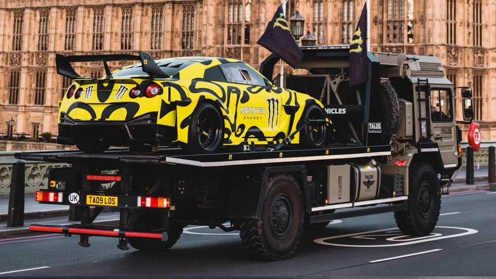 Zie jij van welke F1-coureur deze uitgebouwde Nissan GT-R Liberty Walk is?