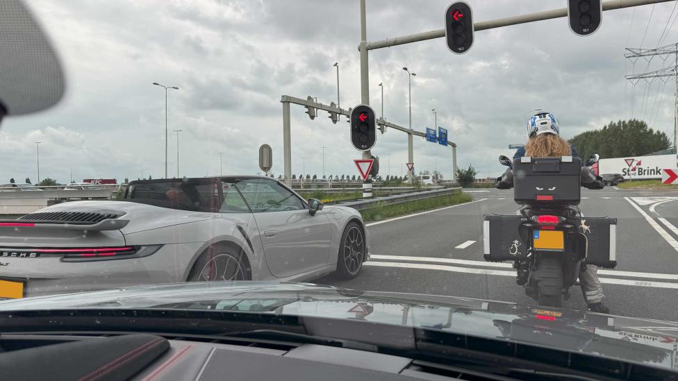 ‘Zijn de boetes voor motorrijders eigenlijk net zo hoog als die voor automobilisten?’