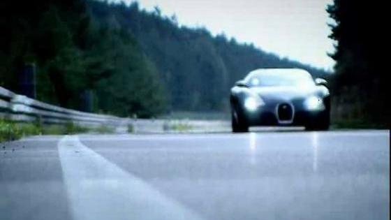 Bugatti Veyron op topsnelheid