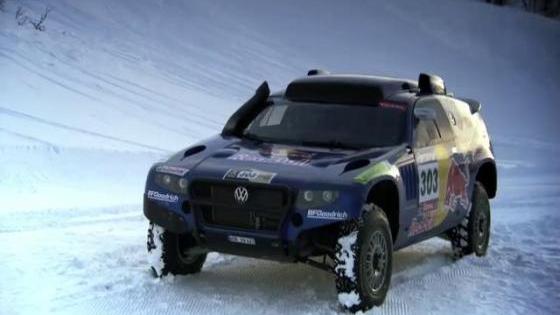 Volkswagen Touareg vs sneeuwscooters