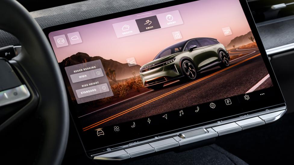 Lucid Gravity Grand Touring 2026 scherm