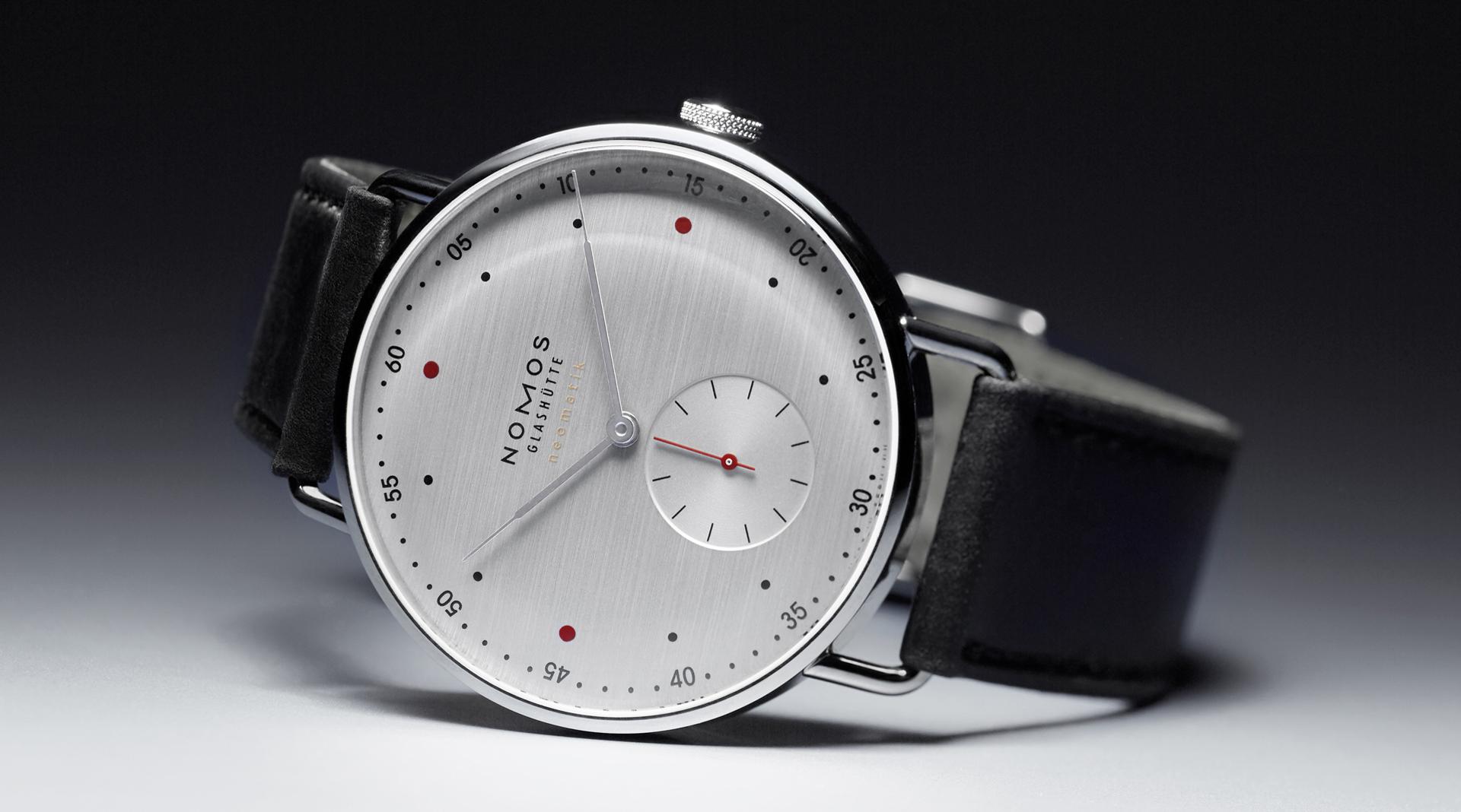 Nomos Glashuette Metro Neomatik 39 Silvercut 1114 side