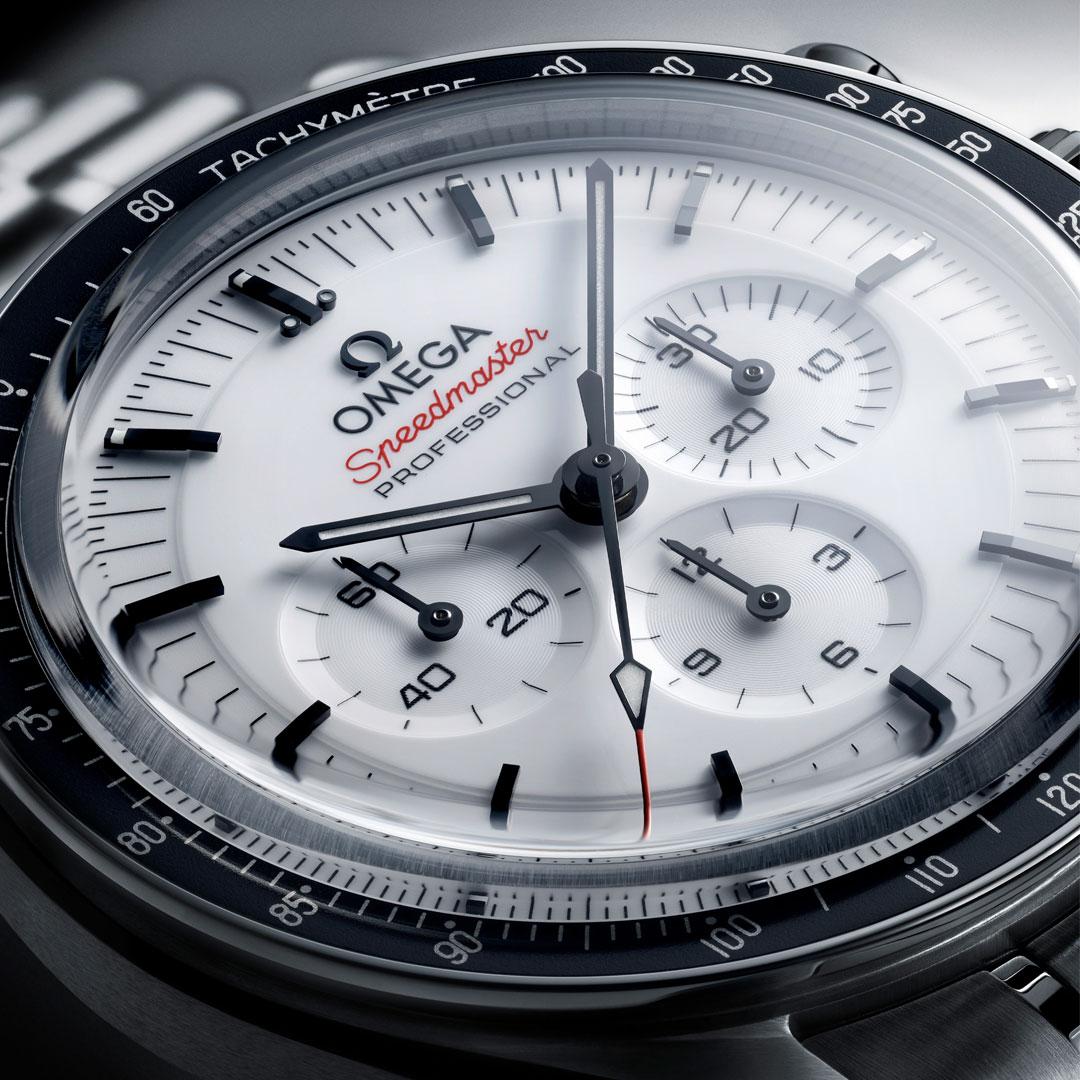 Omega Speedmaster Moonwatch Professional Lacquered White Dial ref. 310.30.42.50.04.001 dial detail