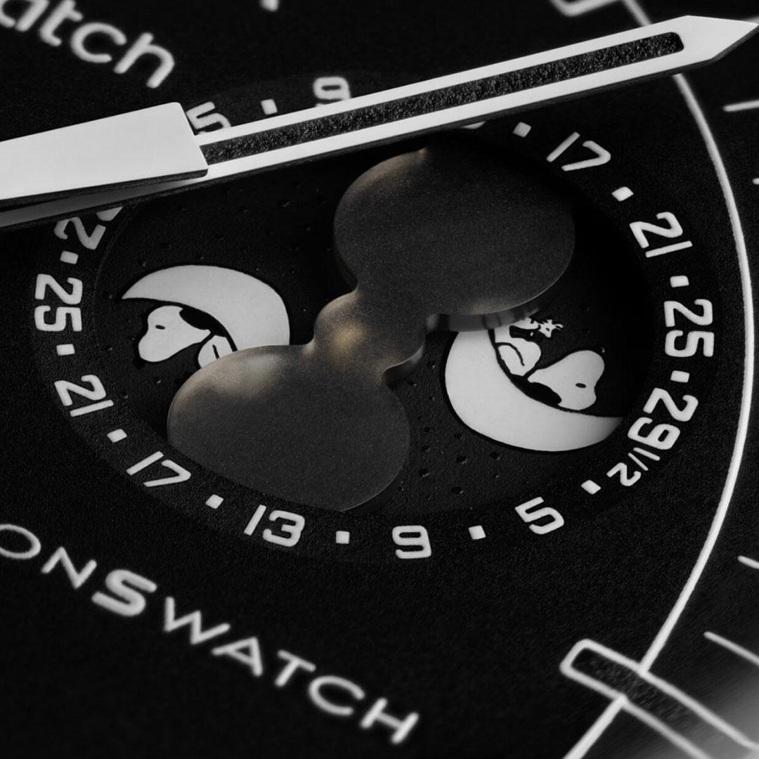 Omega x Swatch Bioceramic Moonswatch Moonphase - New Moon ref. SO33B700 Snoopy