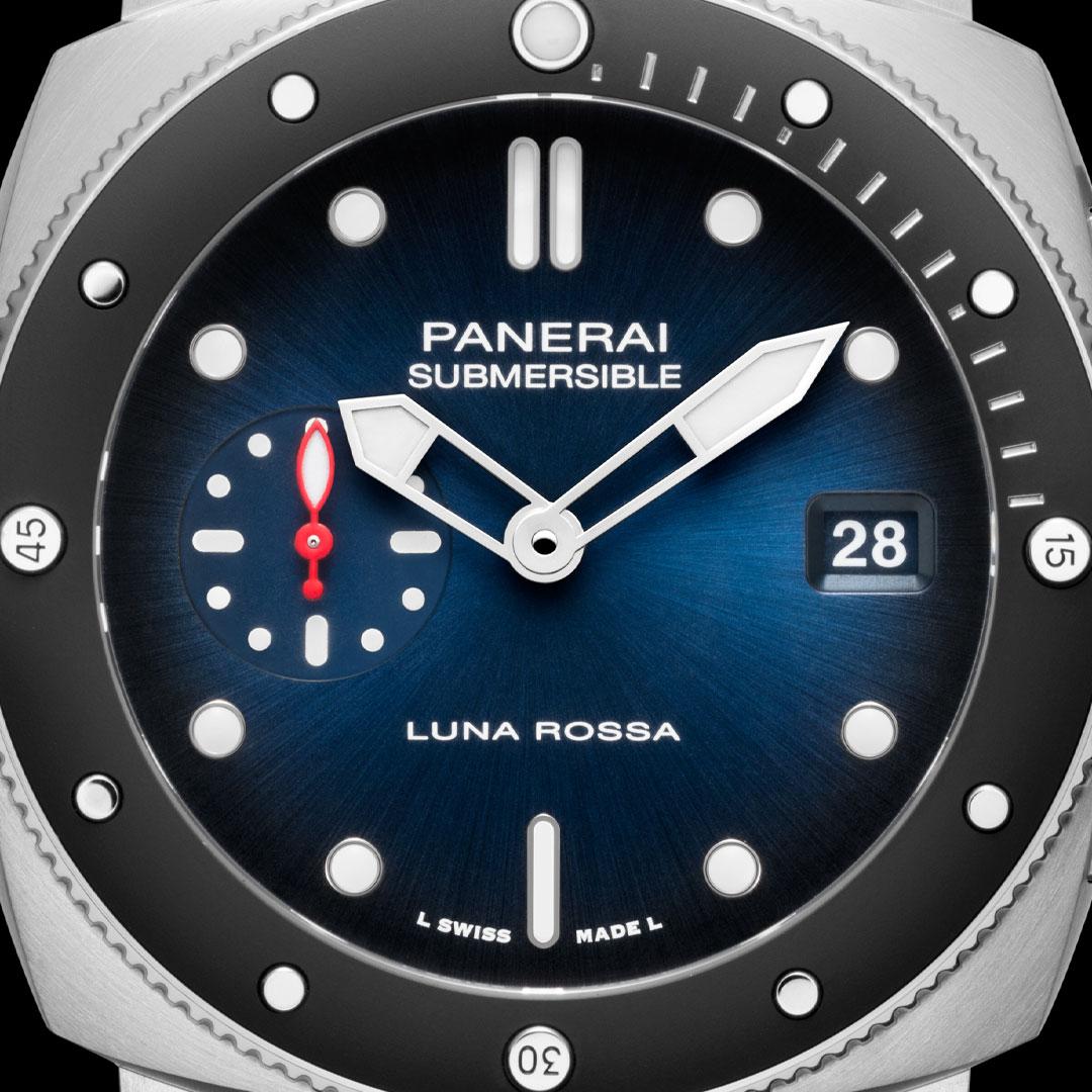 Panerai Submersible Luna Rossa ref. PAM01565 dial