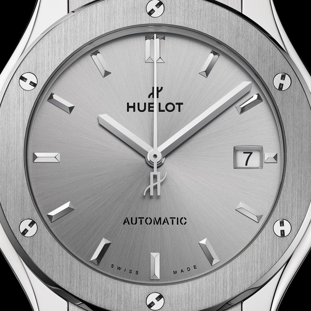 Hublot Classic Fusion Essential Grey 45 mm ref. 511.NX.5610.NR.HEC24 dial