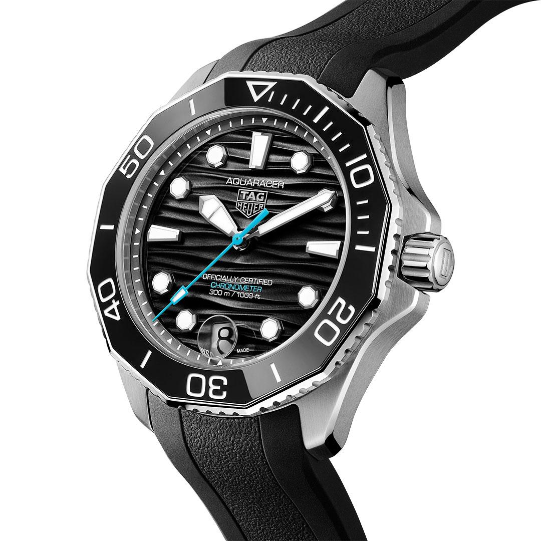 TAG Heuer Aquaracer Professional 300 Date ref. WBP5110.FT6257 black with rubber strap