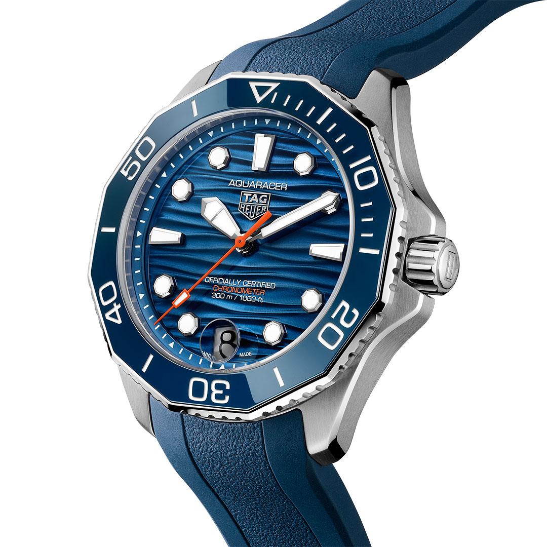 TAG Heuer Aquaracer Professional 300 Date ref. WBP5111.FT6259 blue with rubber strap