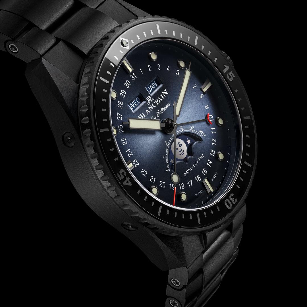 Blancpain Fifty Fathoms Bathyscaphe Quantième Complet Phases de Lune ref. 5054 side