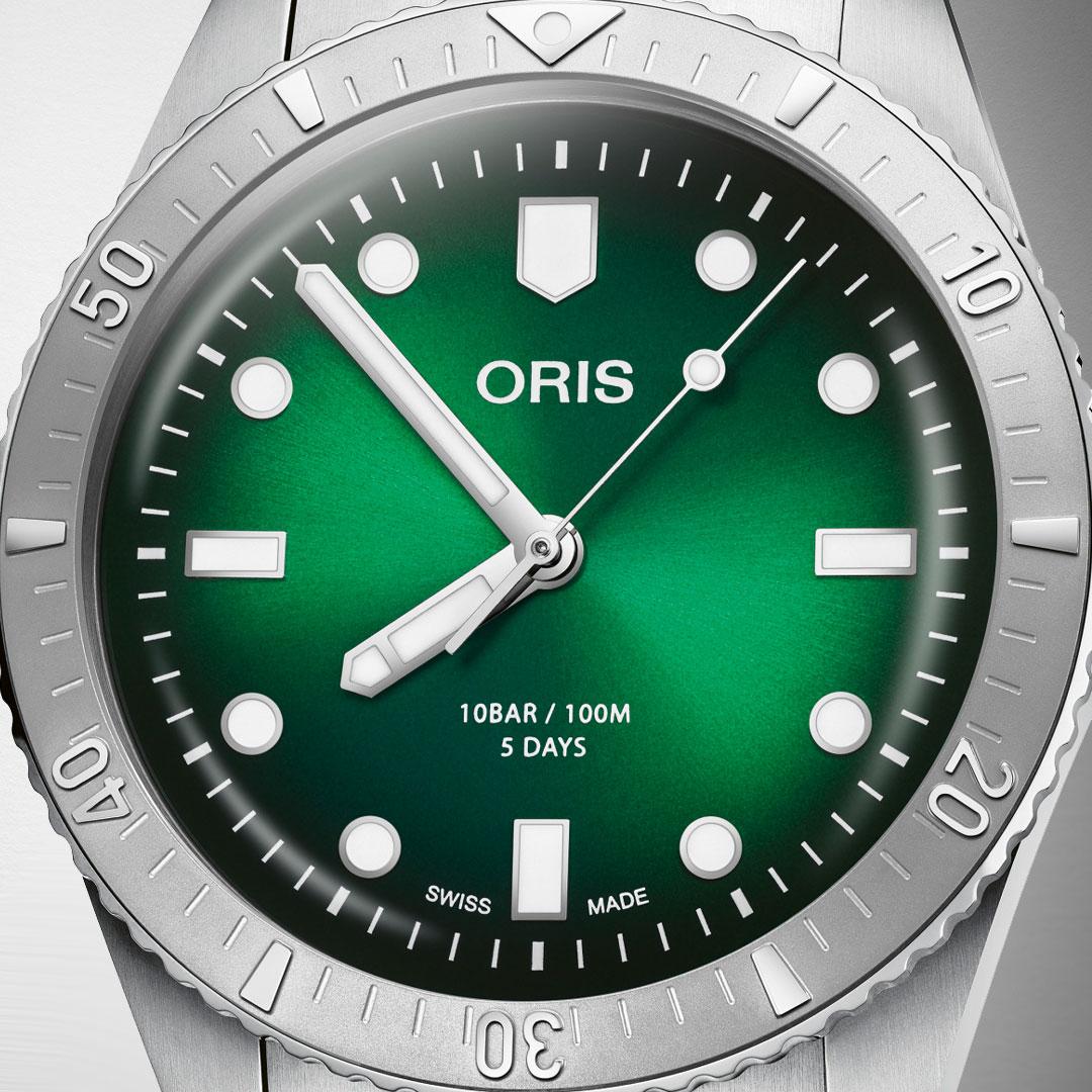 Oris Divers Sixty-Five Calibre 400 38 mm Green ref. 01 400 7774 4057-07 8 19 18 dial