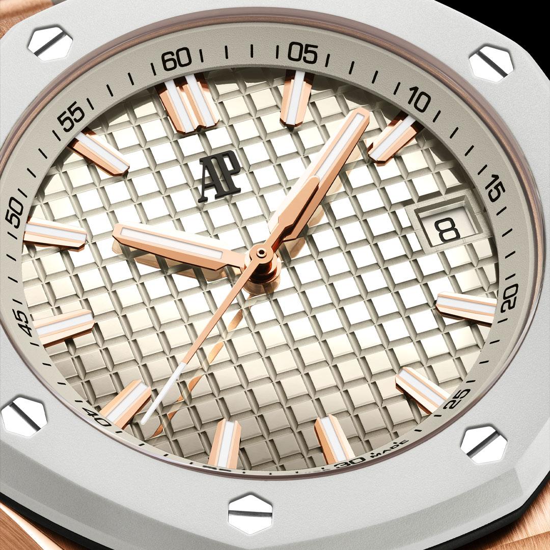 Audemars Piguet Royal Oak Offshore Selfwinding 37 mm Gold Grey Rubber ref. 77605OK.OO.A101CA.01 dial