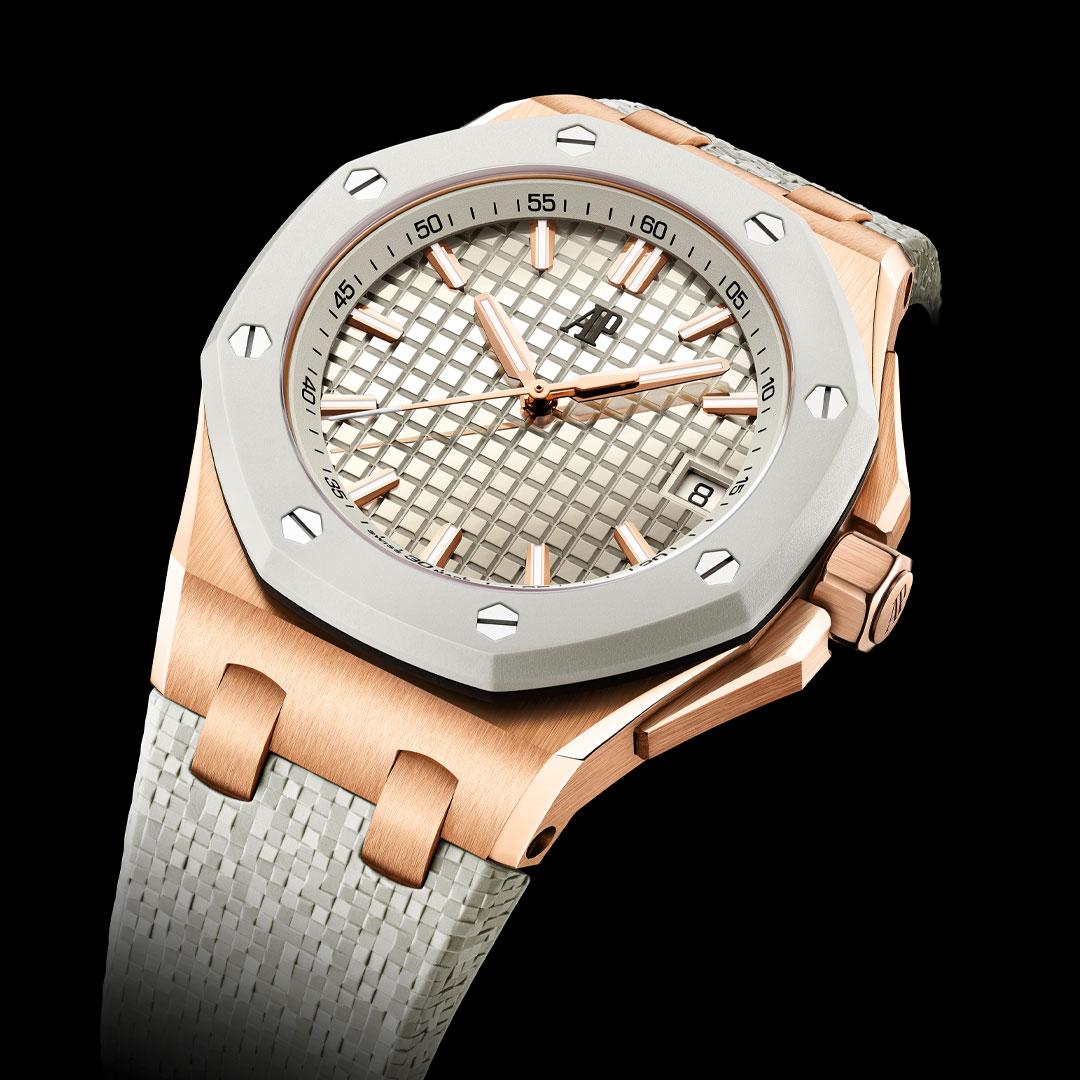 Audemars Piguet Royal Oak Offshore Selfwinding 37 mm Gold Grey Rubber ref. 77605OK.OO.A101CA.01 side