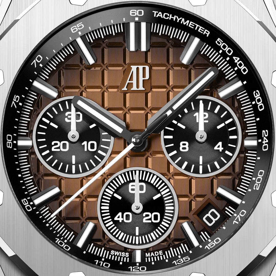 Audemars Piguet Royal Oak Offshore Selfwinding Chronograph 43 mm Smoked Bronze ref. 26420ST.OO.A828CR.01 dial