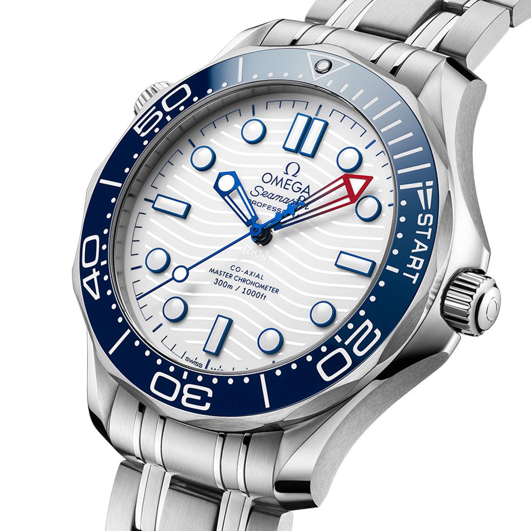 Omega Seamaster Diver 300M 42 mm America's Cup 2024 210.30.42.20.04.002 (bracelet) side