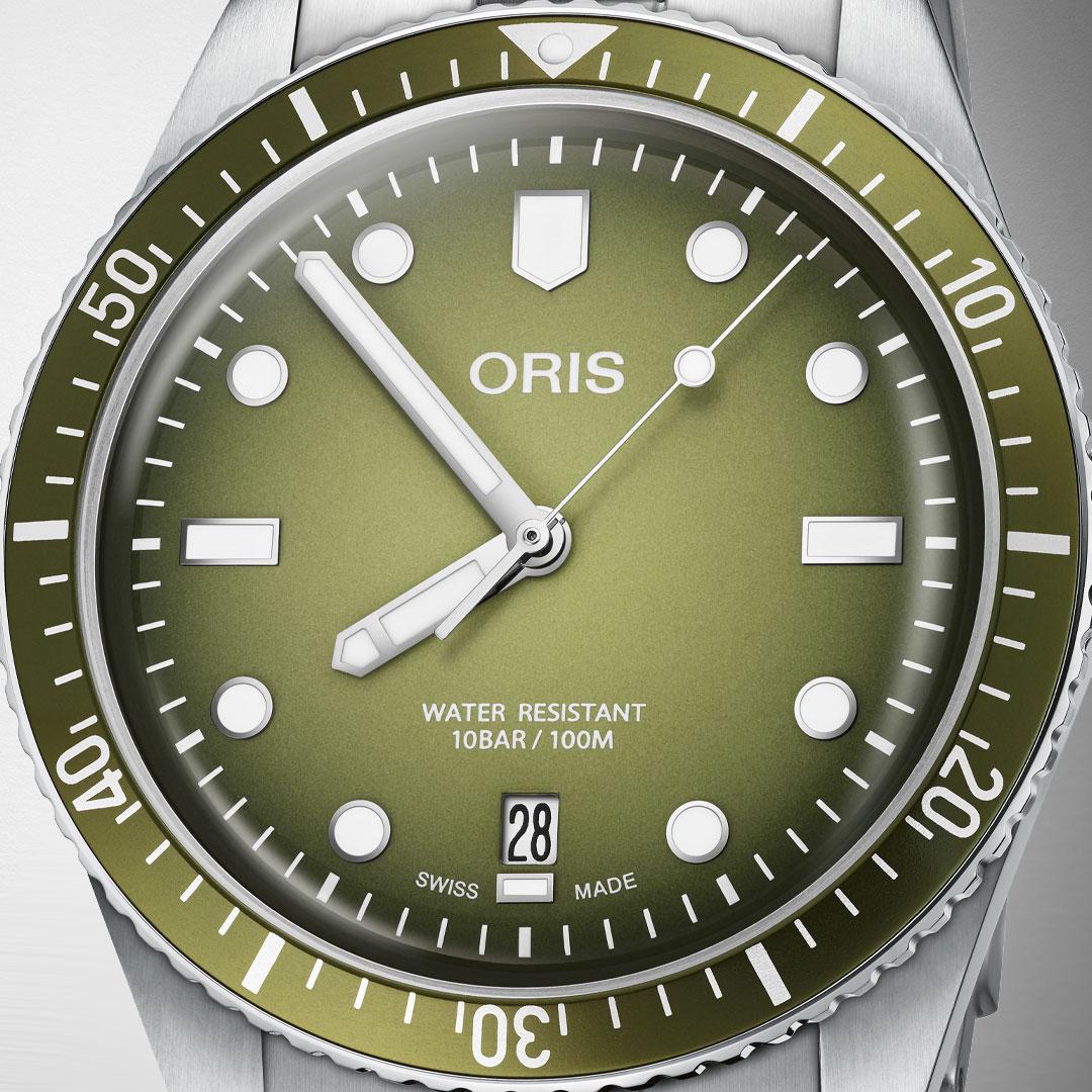 Oris Divers Sixty-Five Date 40 mm Forest Green ref. 01 733 7707 4057-07 8 20 18 dial