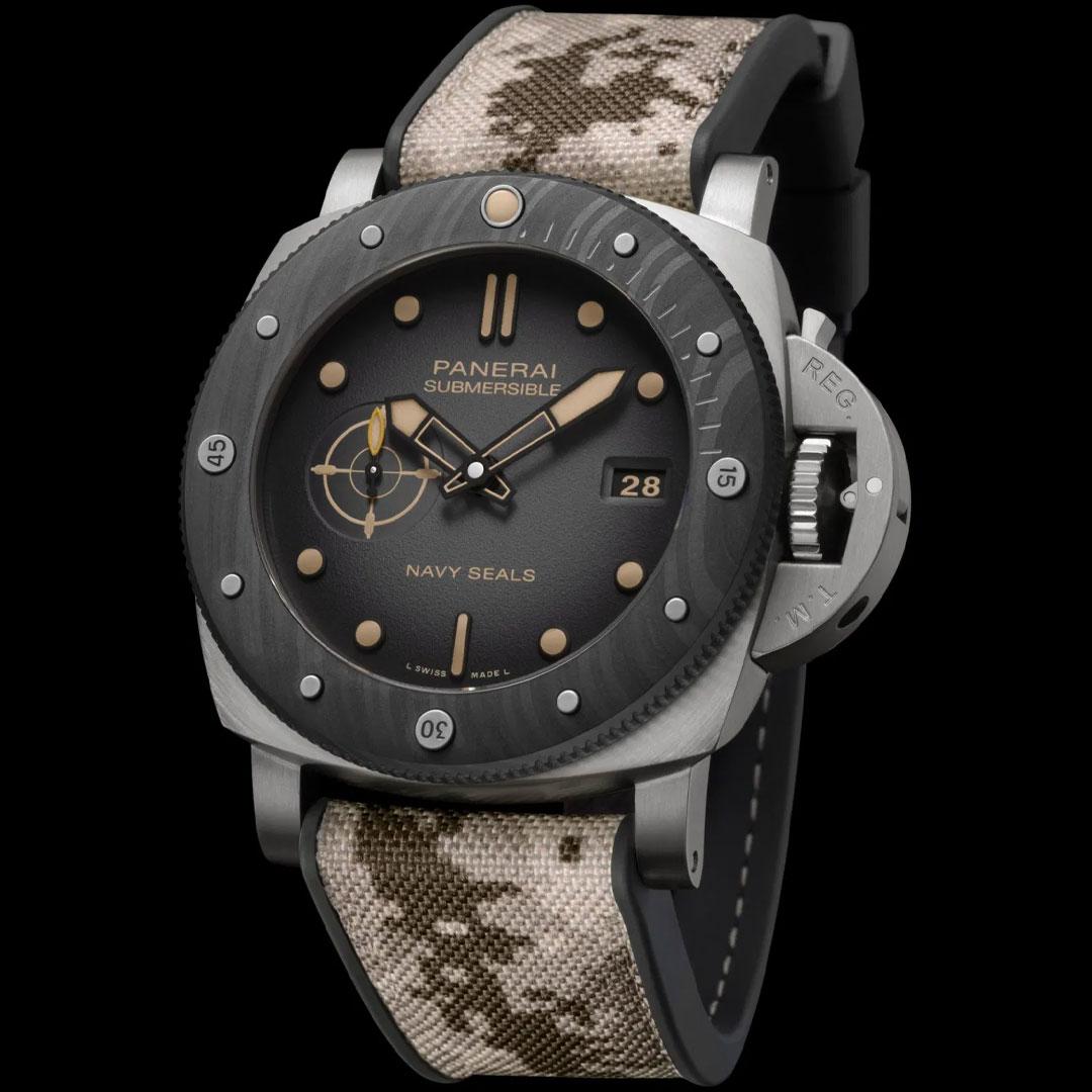 Panerai Submersible Navy SEALs Titanio ref. PAM01669 side