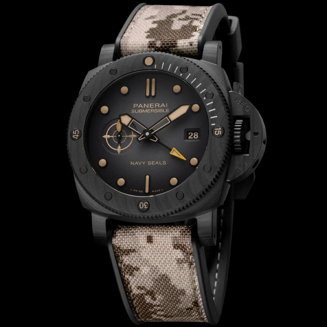 Panerai Submersible QuarantaQuattro GMT Navy SEALs Carbotech ref. PAM01513 side