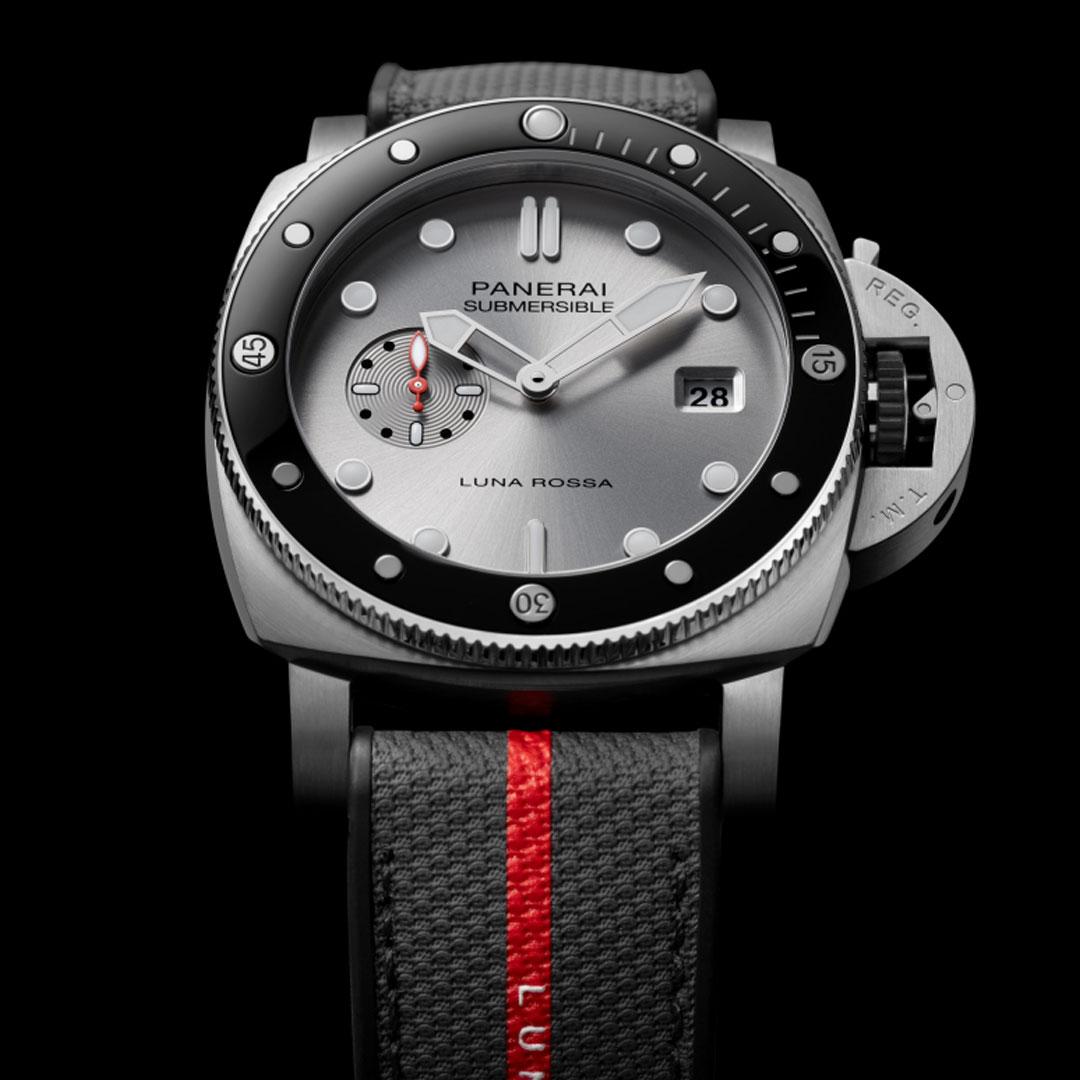 Panerai Submersible QuarantaQuattro Luna Rossa Tribute 37th American's Cup ref. PAM01681 top