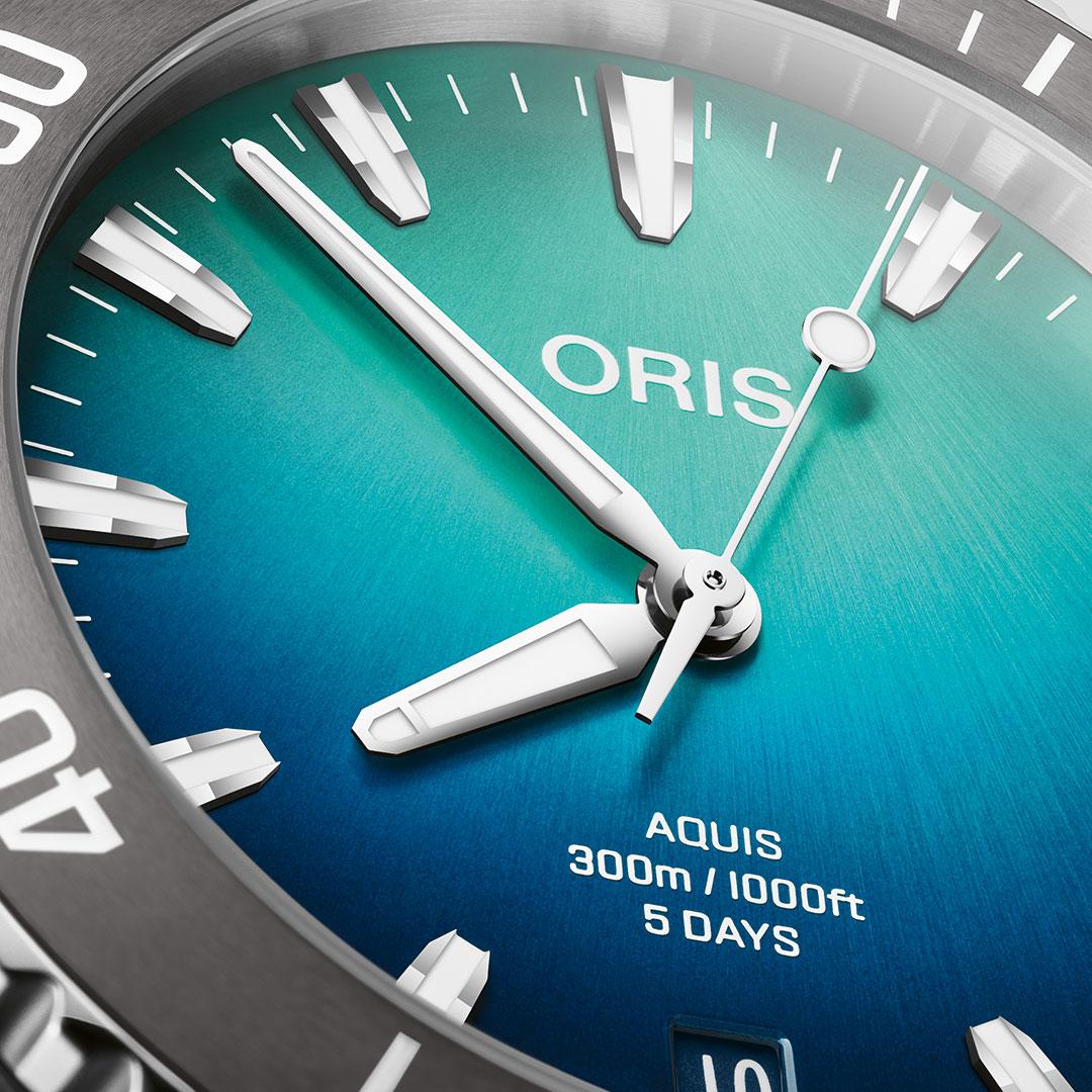 Oris Aquis Date Great Barrier Reef Limited Edition IV ref. 01 400 7790 4185-Set dial detail