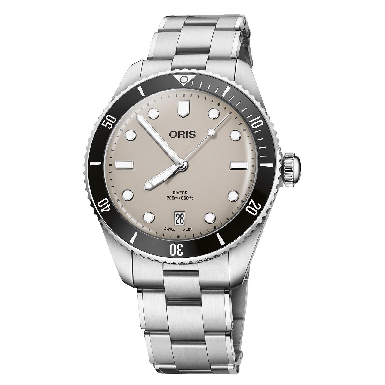 Oris Divers Date 39 mm ref. 733 7795 4055 beige bracelet