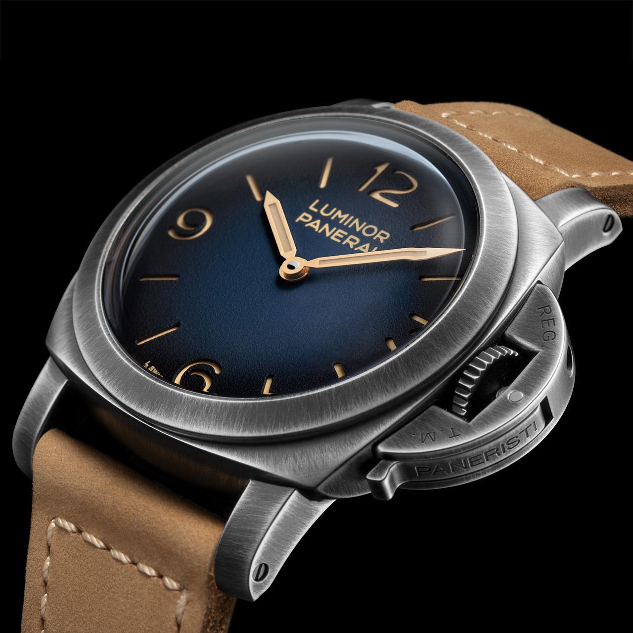 Panerai Luminor Venticinque ref. PAM02025 side