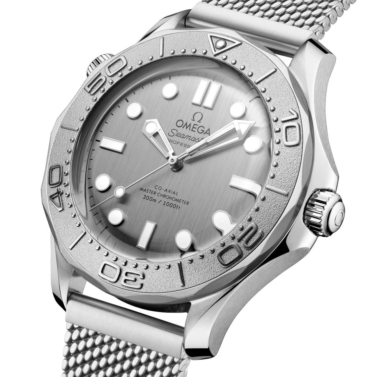 Omega Seamaster Diver 300M Monochrome steel steel side