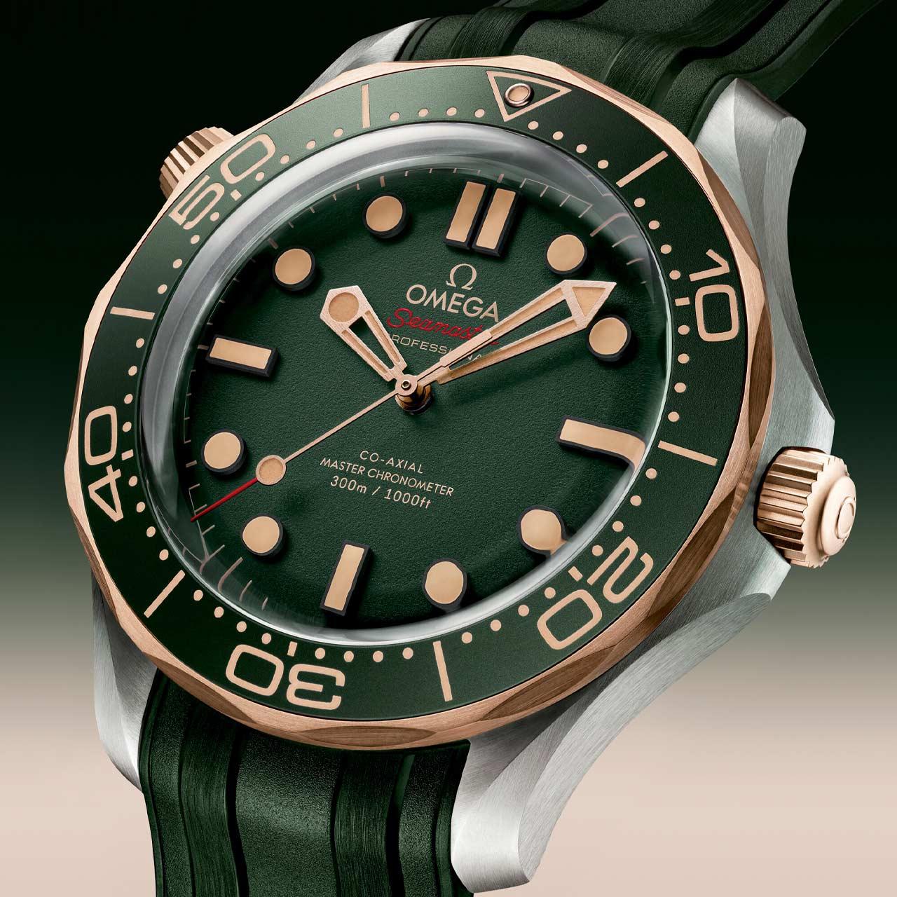 Omega Seamaster Diver 300M 42 mm Titanium - Bronze Gold ref. 210.92.42.20.10.001 side