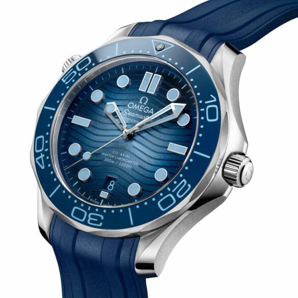 Omega Seamaster Diver 300M 42 MM Summer Blue ref. 210.32.42.20.03.002 side
