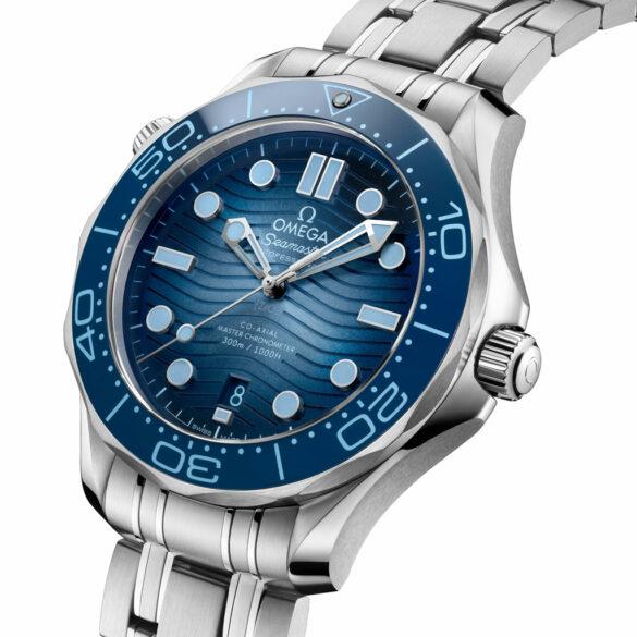 Omega Seamaster Diver 300M 42 MM Summer Blue ref. 210.30.42.20.03.003 side