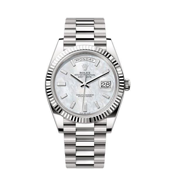 Rolex Oyster Perpetual Day-Date 40 ref. 228239-0078 White gold / White Mother-of-Pearl